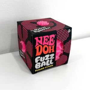 Needoh Flower Power Fuzzball Pink